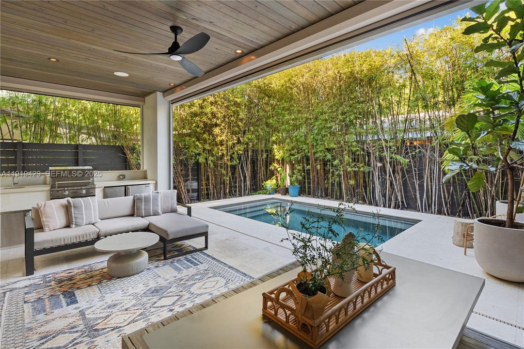 В аренду: $16,000 (4 спален, 4 ванн, 3265 Квадратных фут)