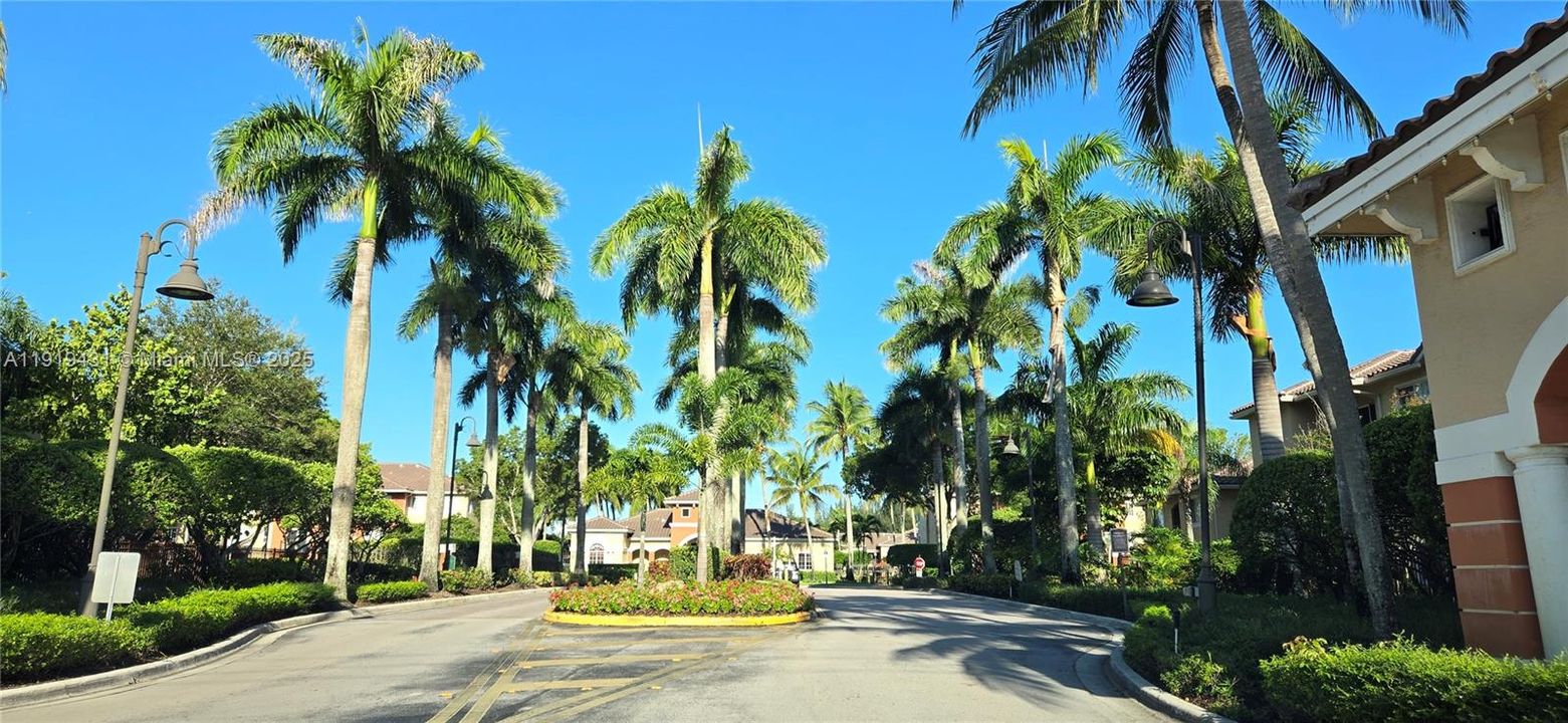 待售: $199,900 (2 贝兹, 2 浴室, 1026 平方英尺)