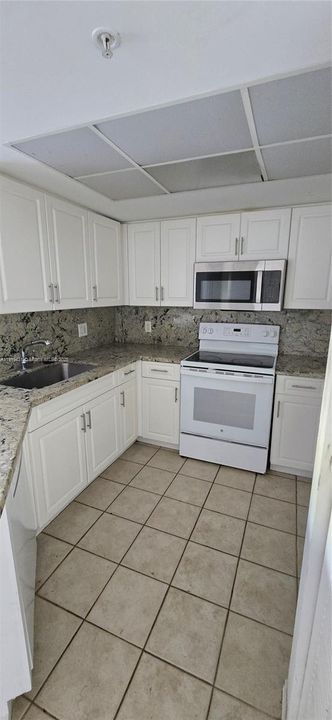 待售: $199,900 (2 贝兹, 2 浴室, 1026 平方英尺)