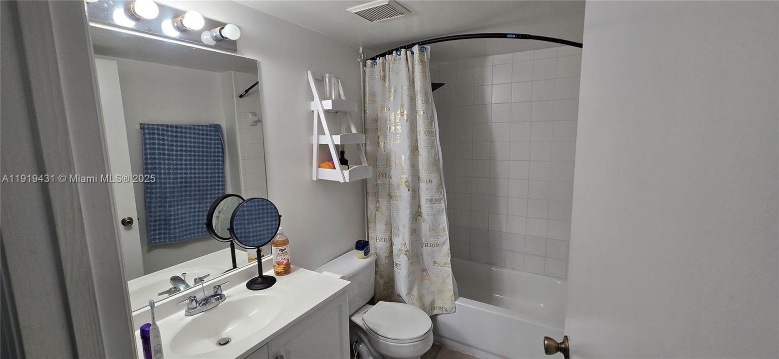 待售: $199,900 (2 贝兹, 2 浴室, 1026 平方英尺)