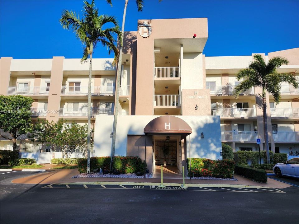 For Sale: $180,000 (2 beds, 2 baths, 1215 Square Feet)