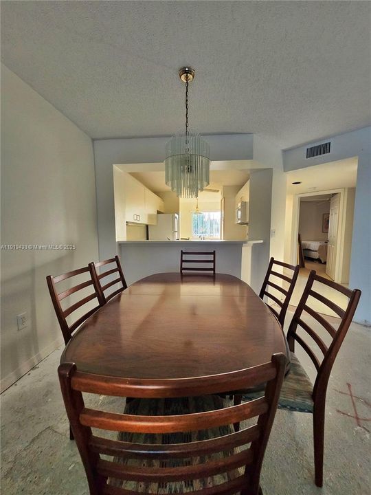 For Sale: $180,000 (2 beds, 2 baths, 1215 Square Feet)