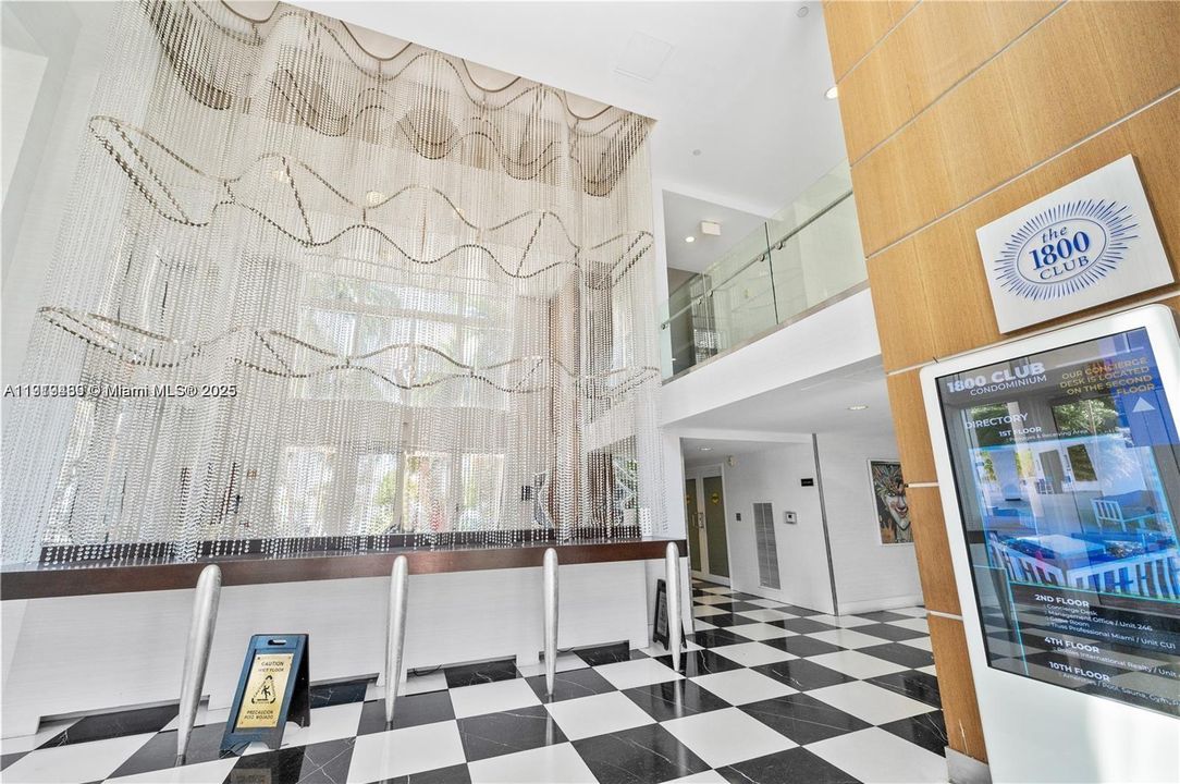 For Sale: $394,000 (1 beds, 1 baths, 842 Square Feet)