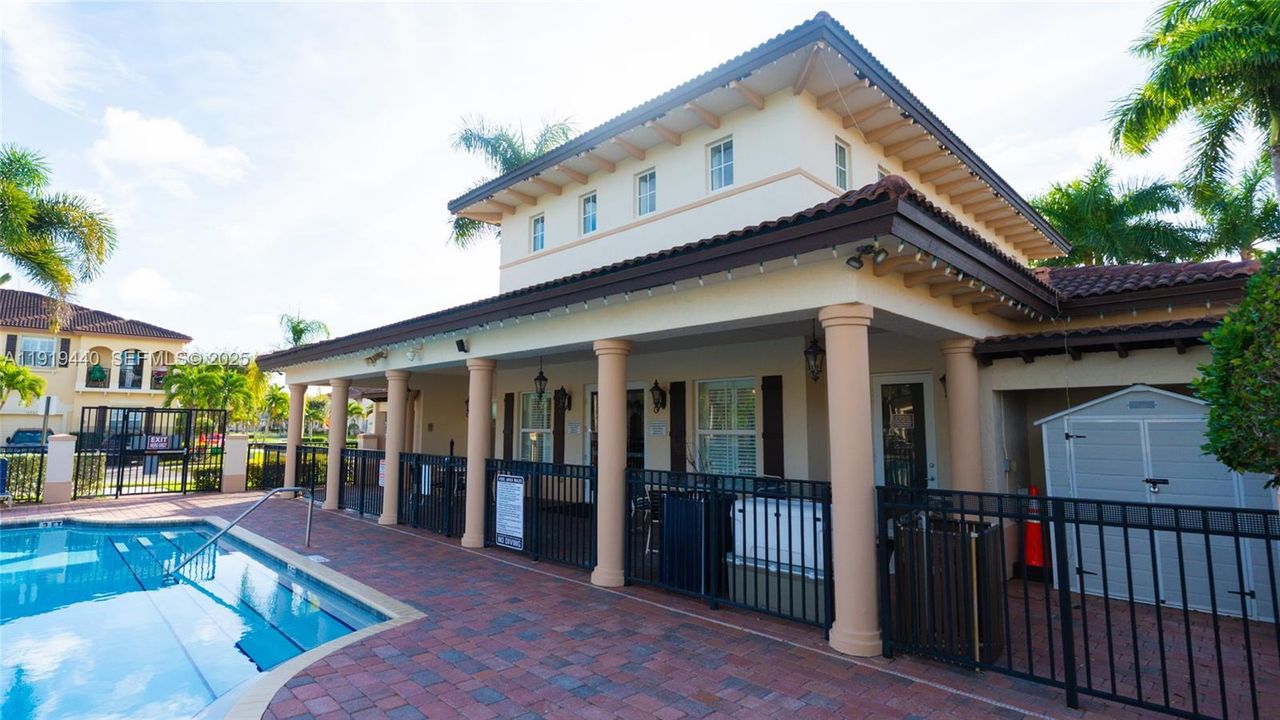 待售: $540,000 (3 贝兹, 2 浴室, 1733 平方英尺)