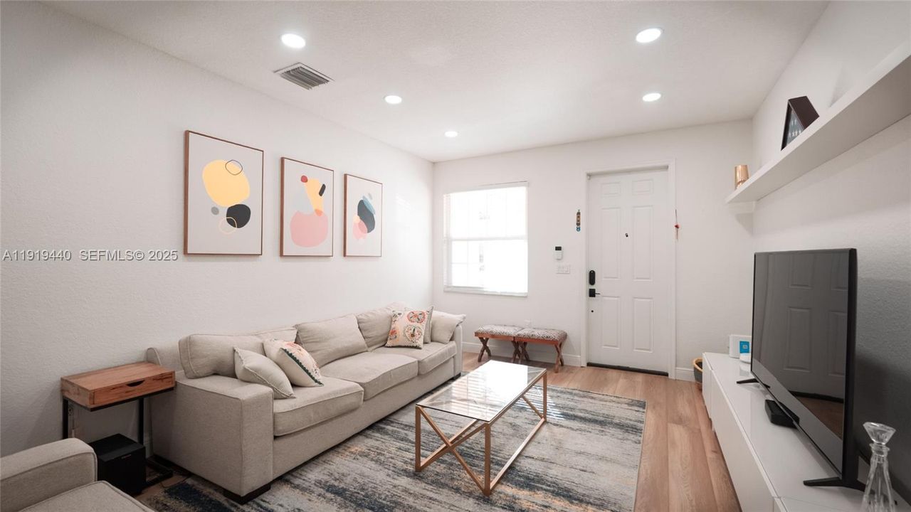 待售: $540,000 (3 贝兹, 2 浴室, 1733 平方英尺)