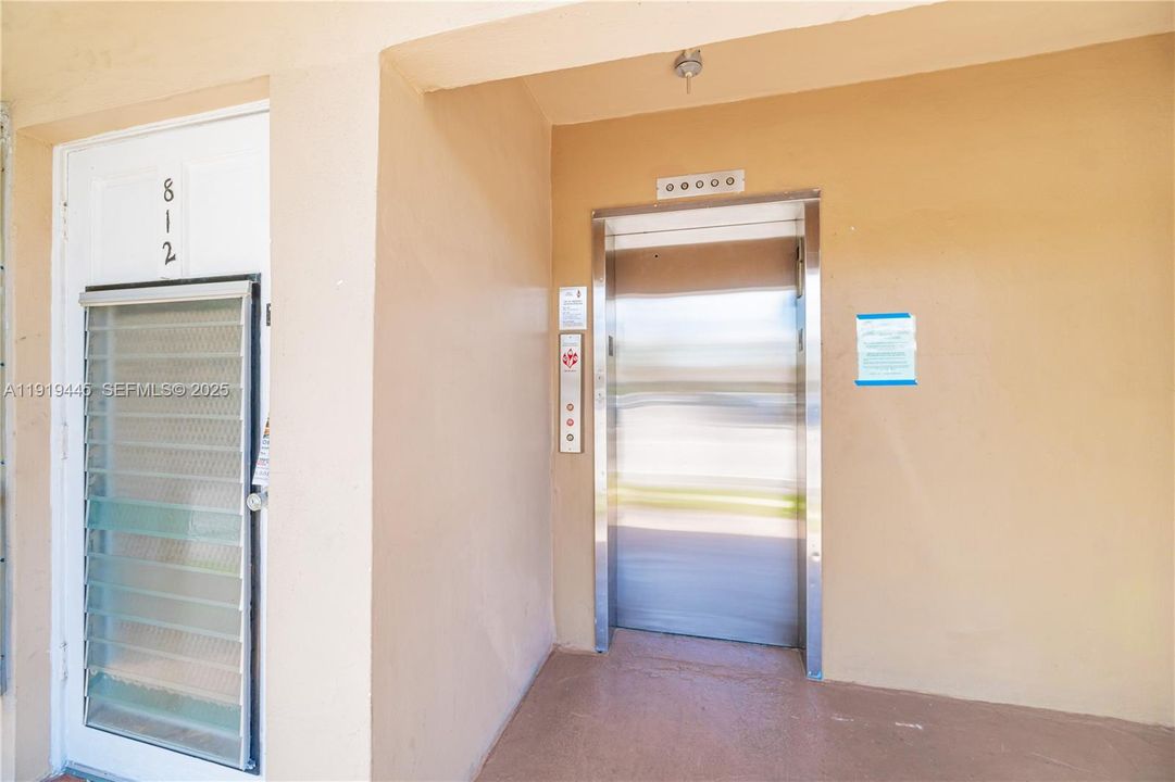 For Rent: $1,500 (1 beds, 1 baths, 728 Square Feet)