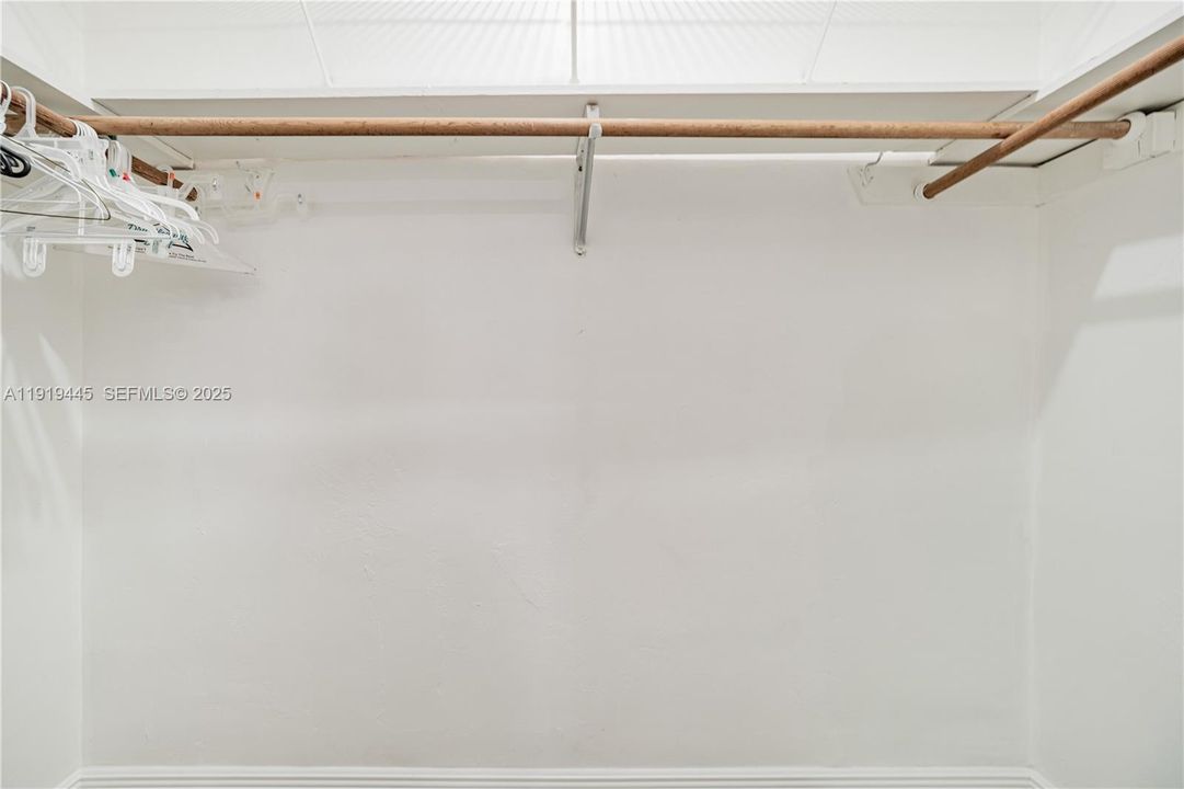 For Rent: $1,500 (1 beds, 1 baths, 728 Square Feet)