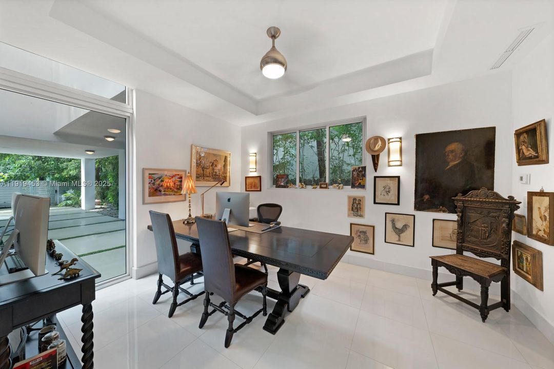 For Rent: $27,500 (5 beds, 5 baths, 4670 Square Feet)