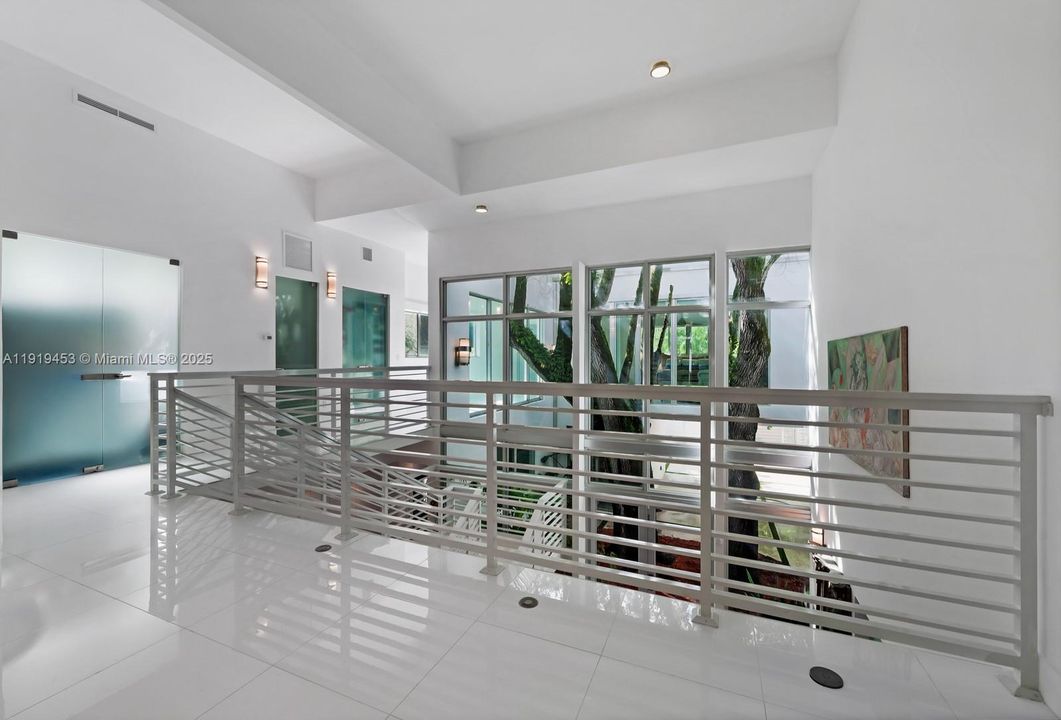 For Rent: $27,500 (5 beds, 5 baths, 4670 Square Feet)