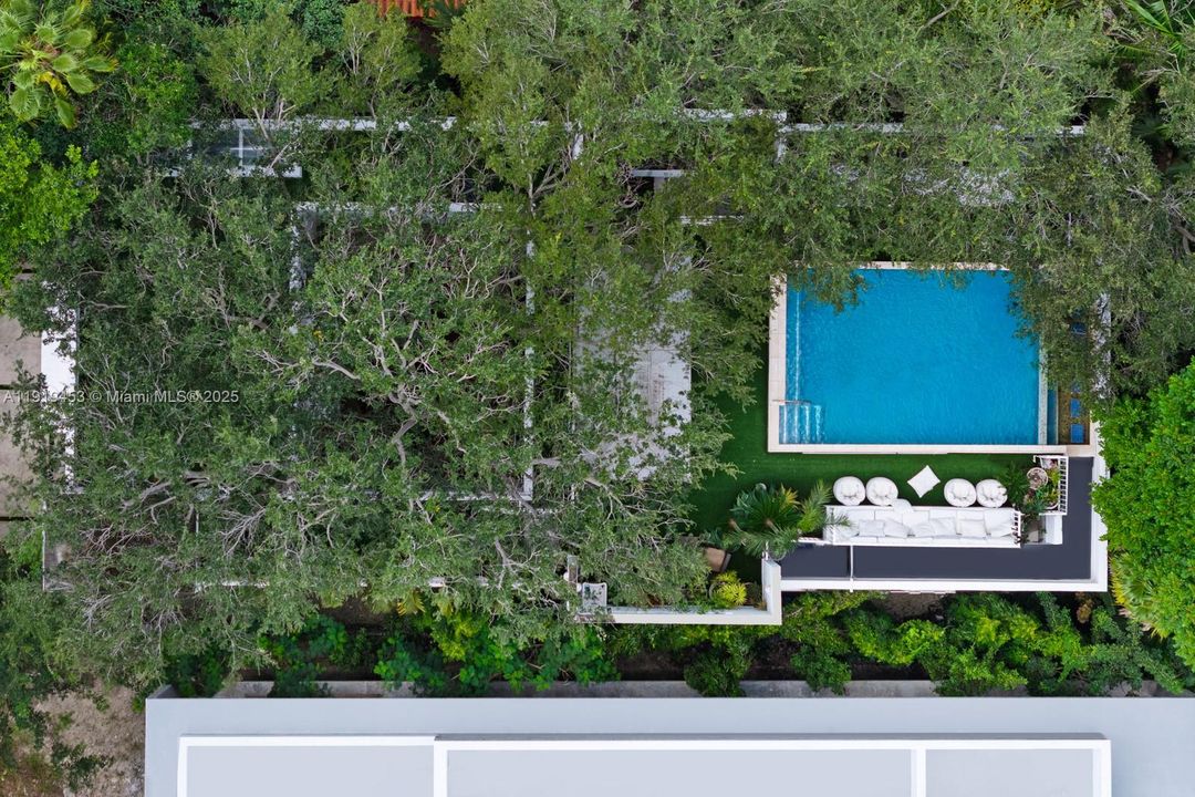 For Rent: $27,500 (5 beds, 5 baths, 4670 Square Feet)