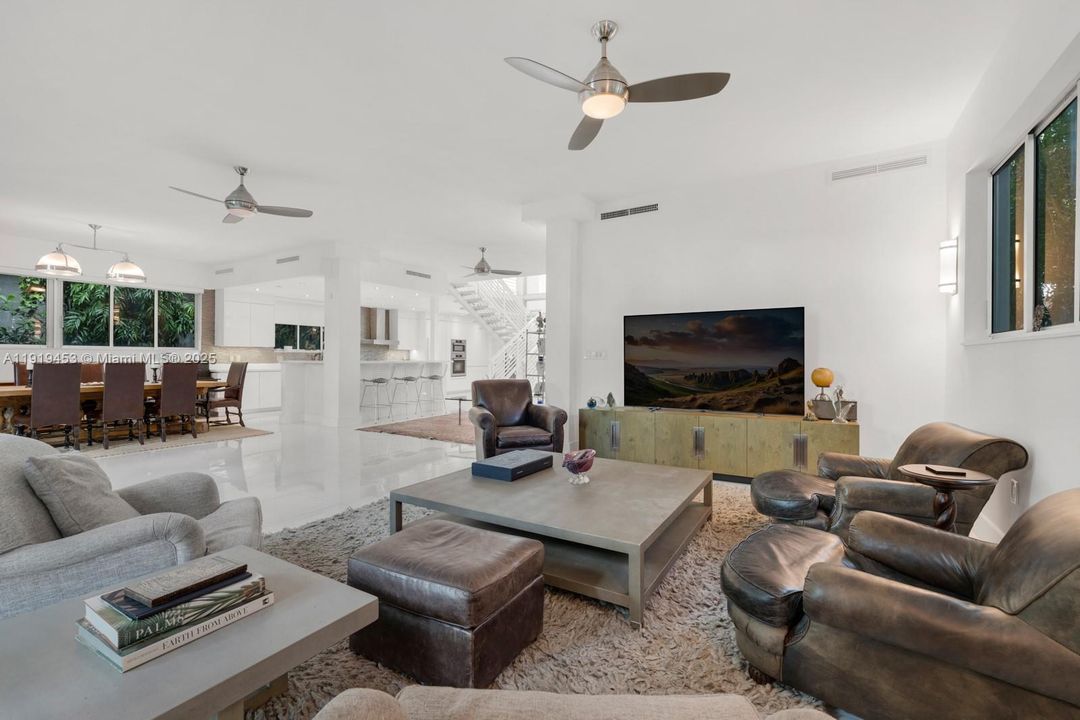 For Rent: $27,500 (5 beds, 5 baths, 4670 Square Feet)