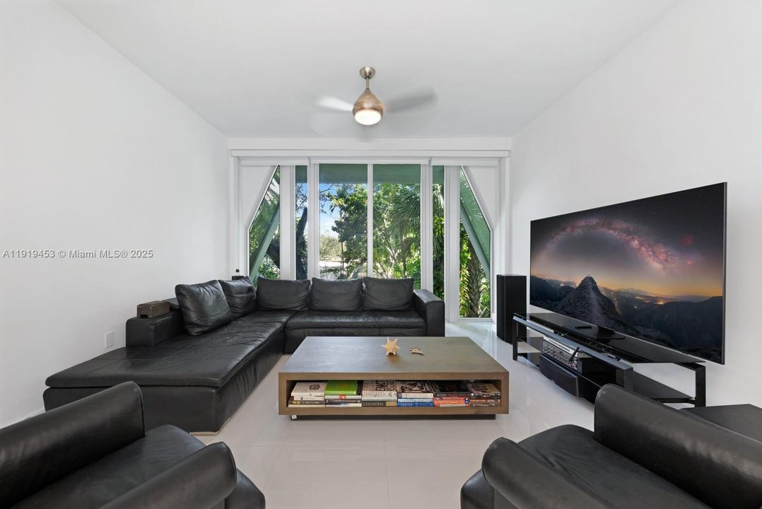 For Rent: $27,500 (5 beds, 5 baths, 4670 Square Feet)