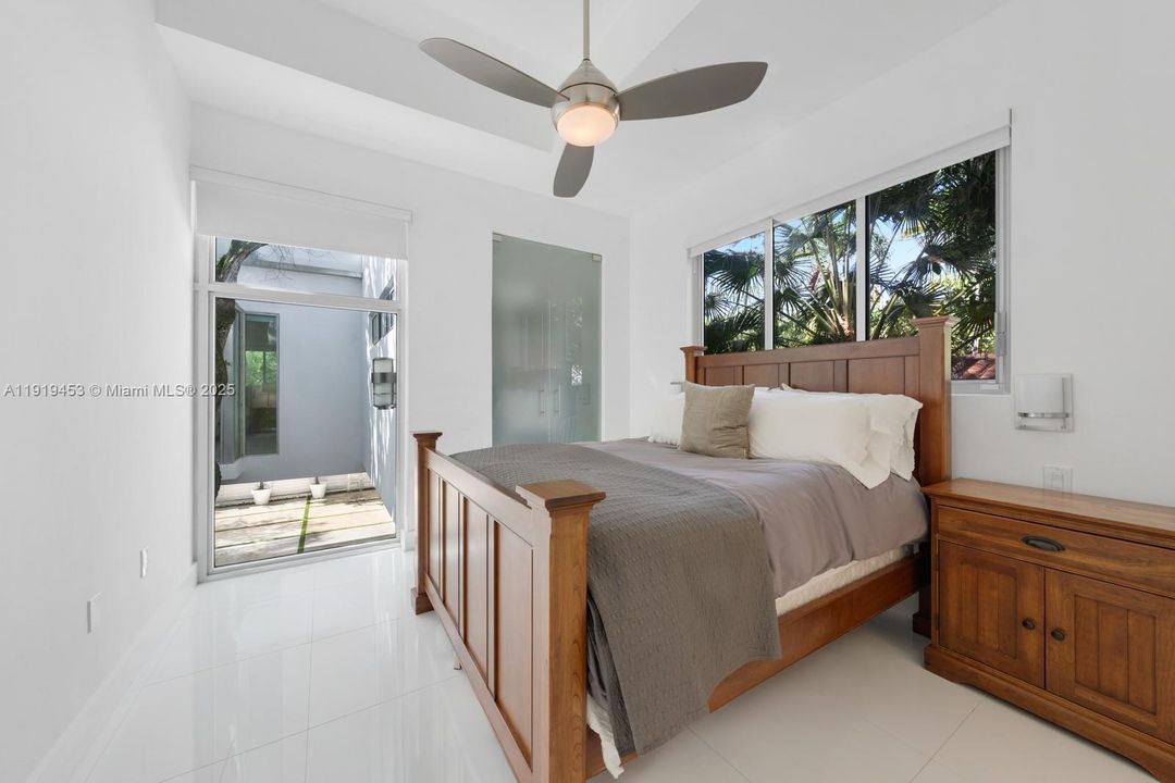 For Rent: $27,500 (5 beds, 5 baths, 4670 Square Feet)