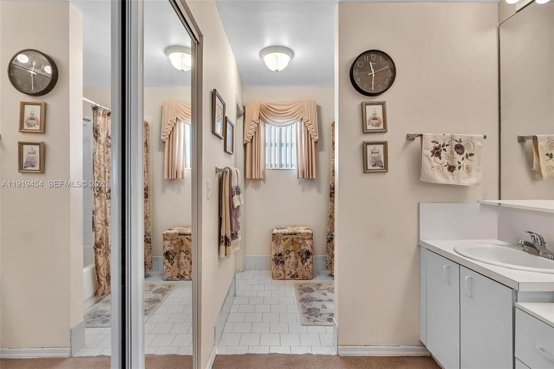 For Rent: $4,000 (3 beds, 2 baths, 2052 Square Feet)