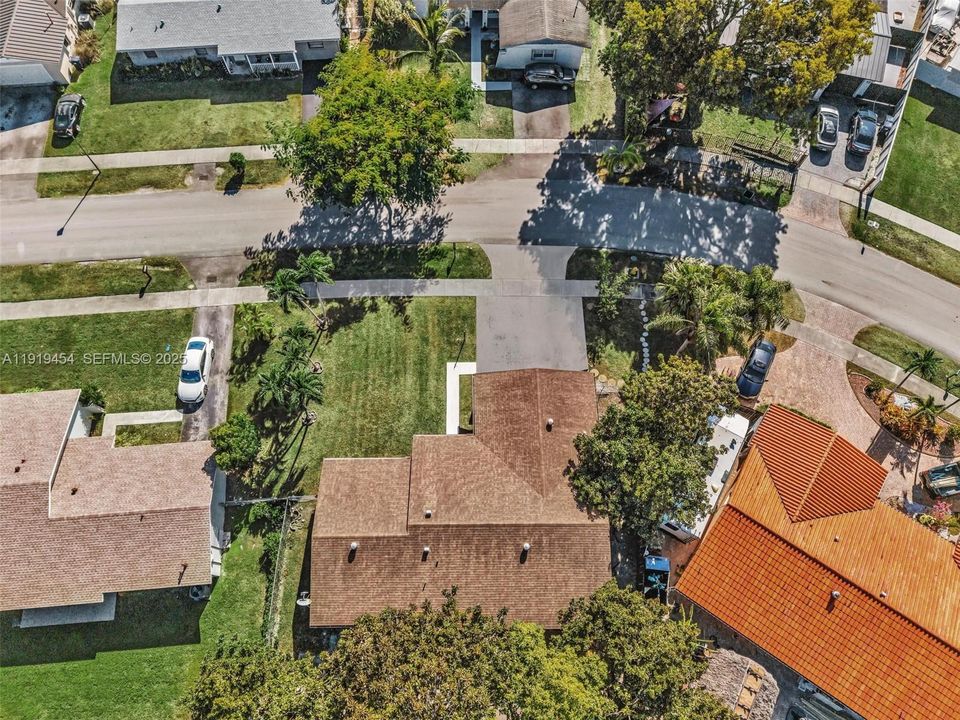 For Rent: $4,000 (3 beds, 2 baths, 2052 Square Feet)