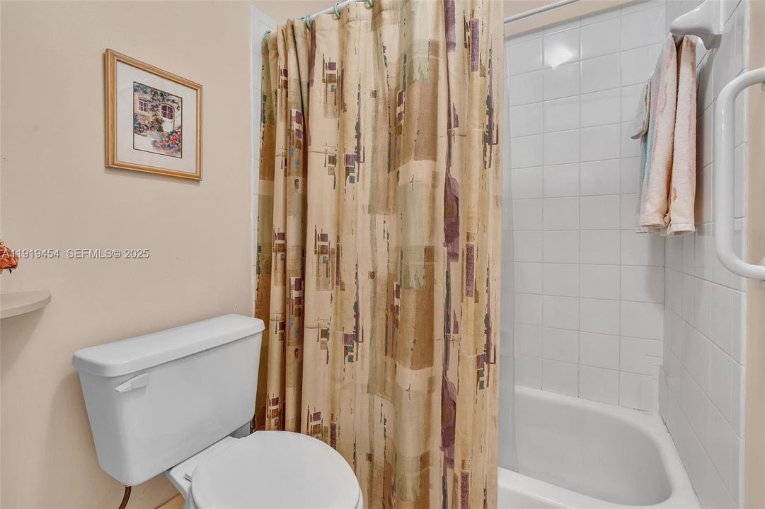 For Rent: $4,000 (3 beds, 2 baths, 2052 Square Feet)