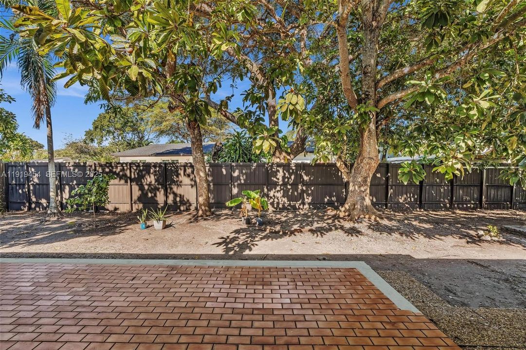 For Rent: $4,000 (3 beds, 2 baths, 2052 Square Feet)