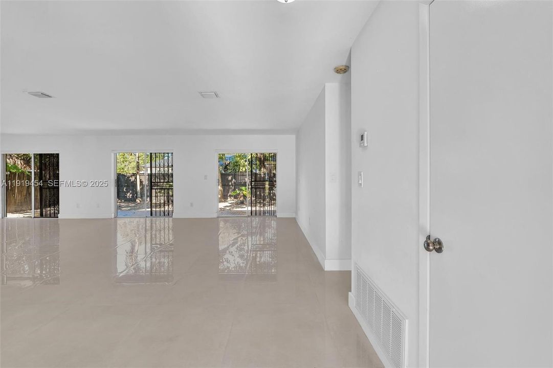 For Rent: $4,000 (3 beds, 2 baths, 2052 Square Feet)