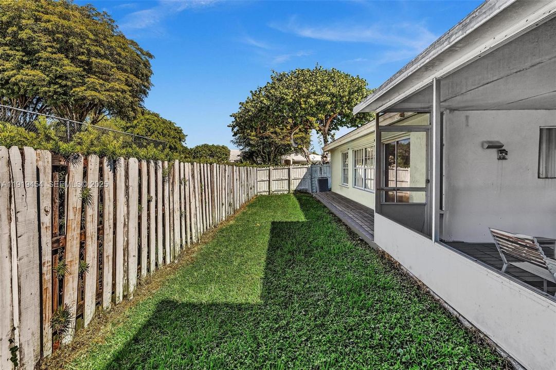 For Rent: $4,000 (3 beds, 2 baths, 2052 Square Feet)