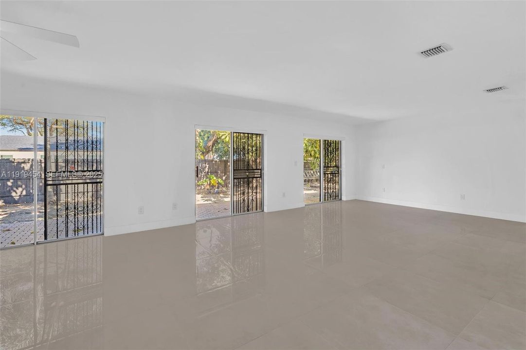 For Rent: $4,000 (3 beds, 2 baths, 2052 Square Feet)