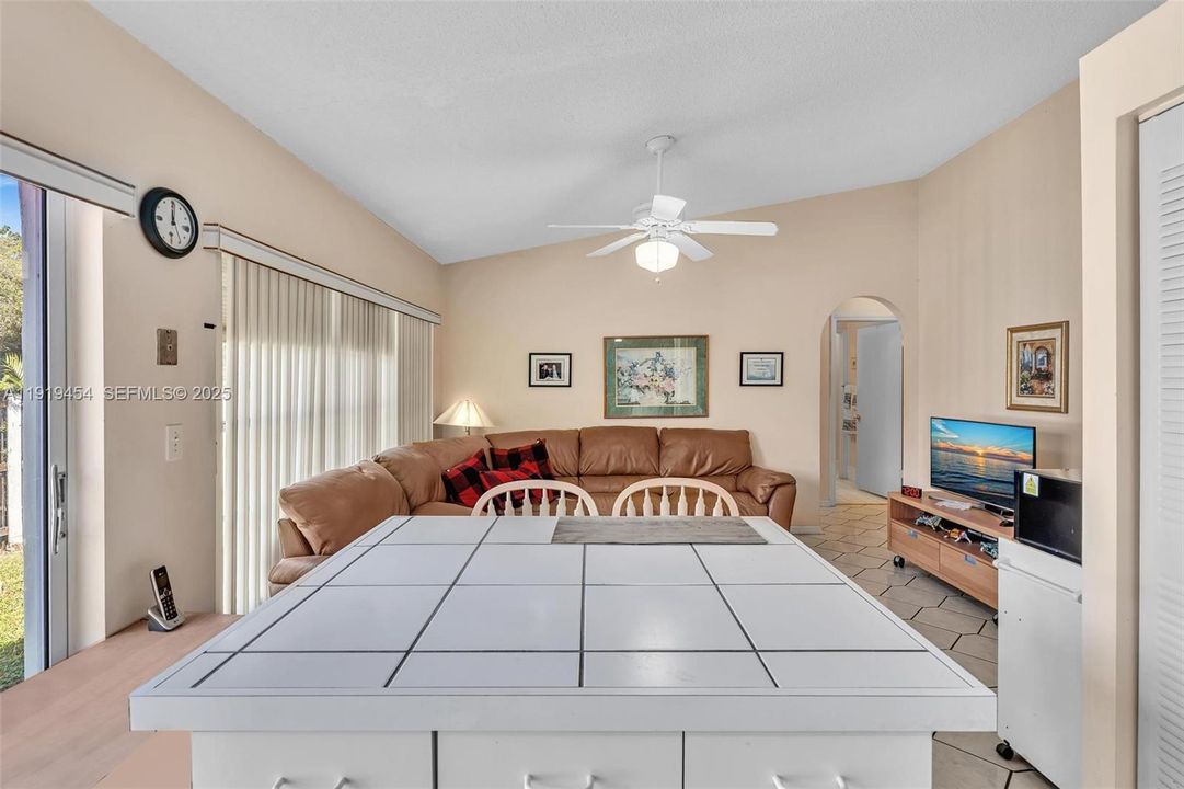 For Rent: $4,000 (3 beds, 2 baths, 2052 Square Feet)