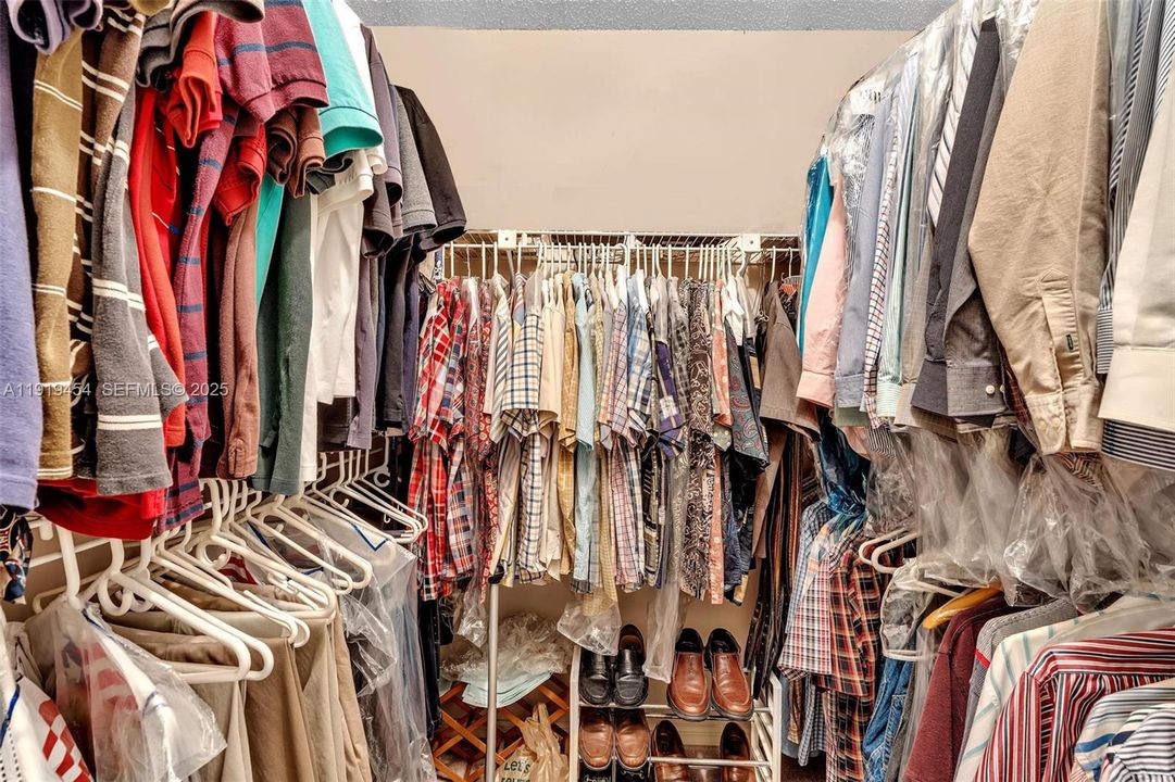 For Rent: $4,000 (3 beds, 2 baths, 2052 Square Feet)