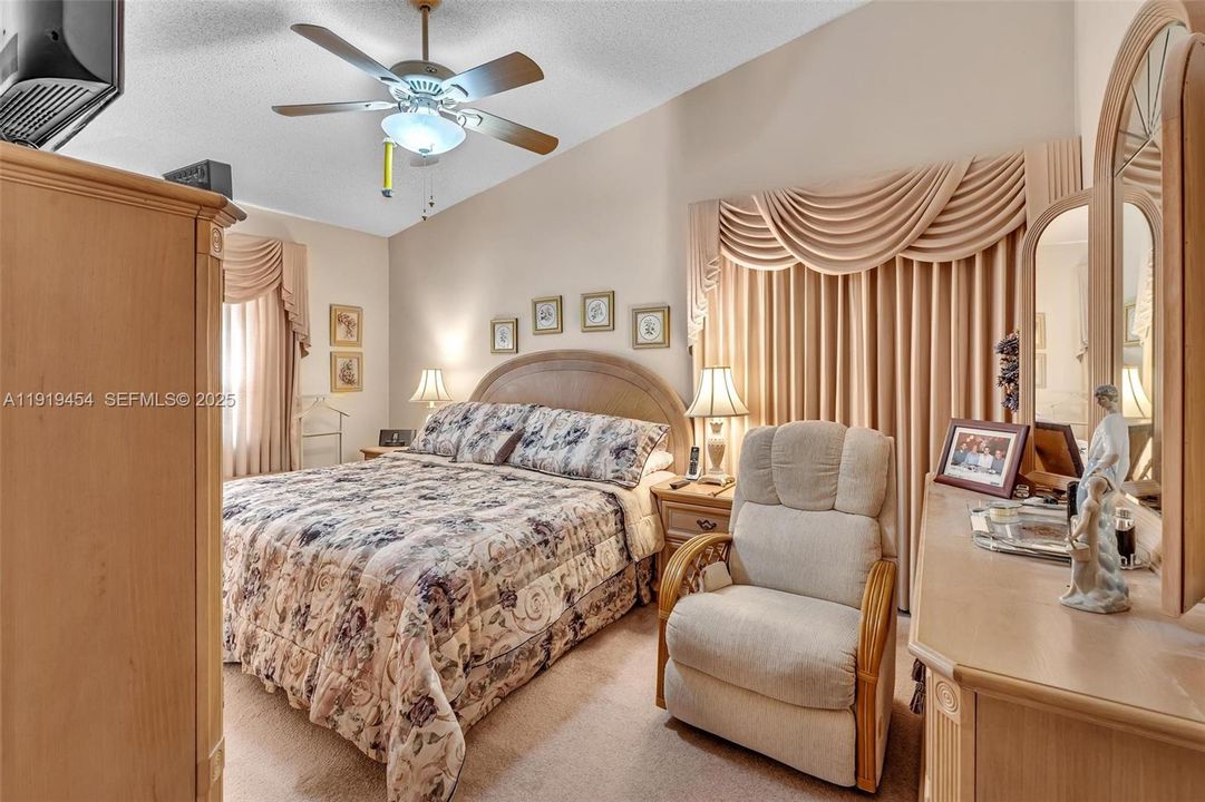 For Rent: $4,000 (3 beds, 2 baths, 2052 Square Feet)