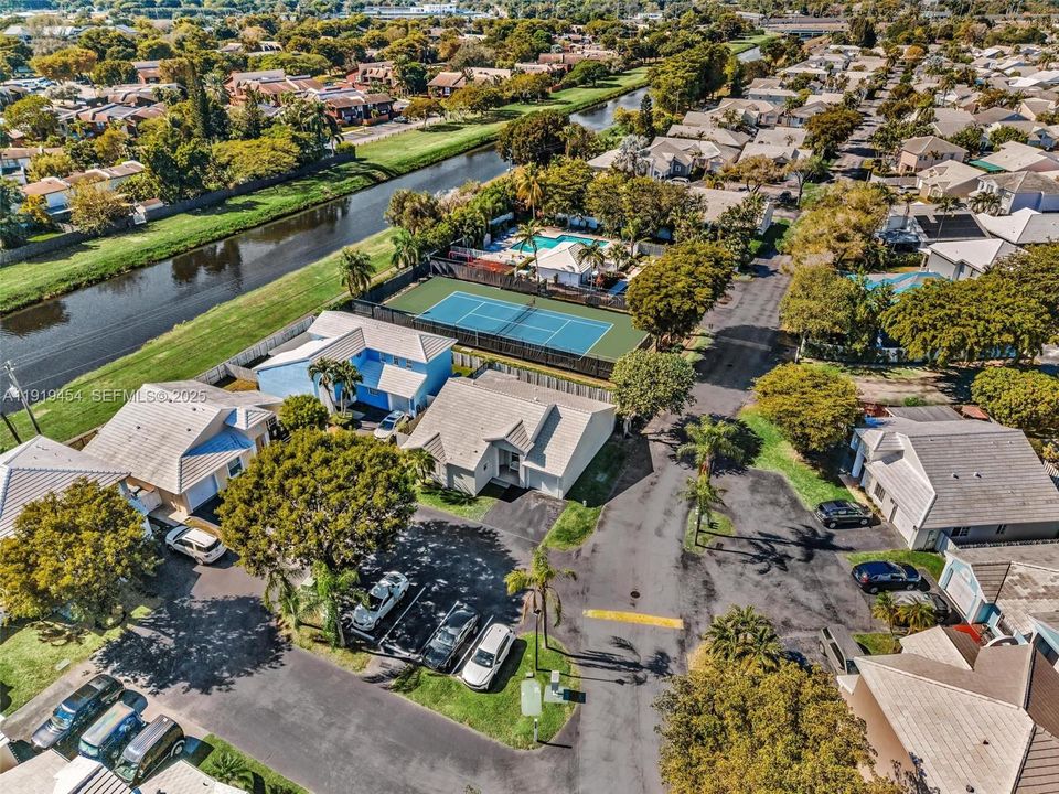 For Rent: $4,000 (3 beds, 2 baths, 2052 Square Feet)