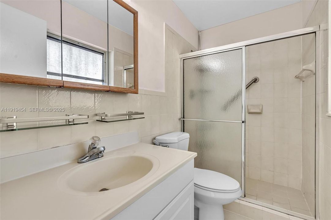 For Rent: $4,000 (3 beds, 2 baths, 2052 Square Feet)