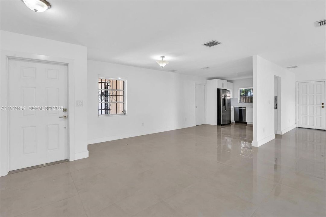 For Rent: $4,000 (3 beds, 2 baths, 2052 Square Feet)