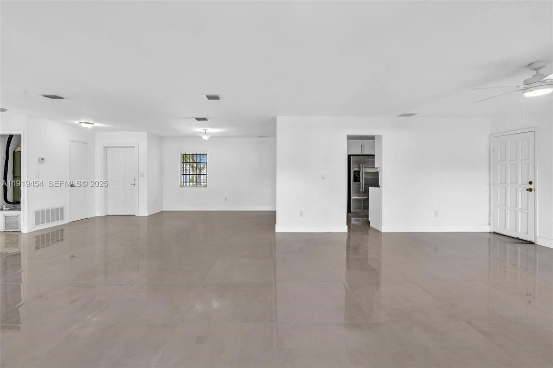 For Rent: $4,000 (3 beds, 2 baths, 2052 Square Feet)