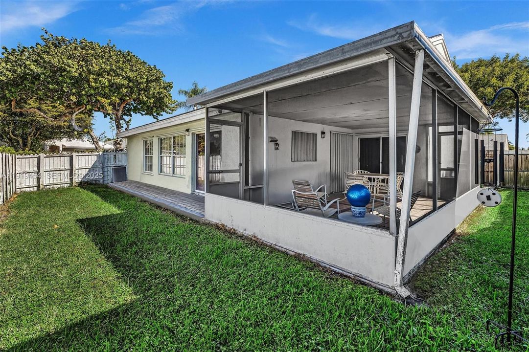 For Rent: $4,000 (3 beds, 2 baths, 2052 Square Feet)