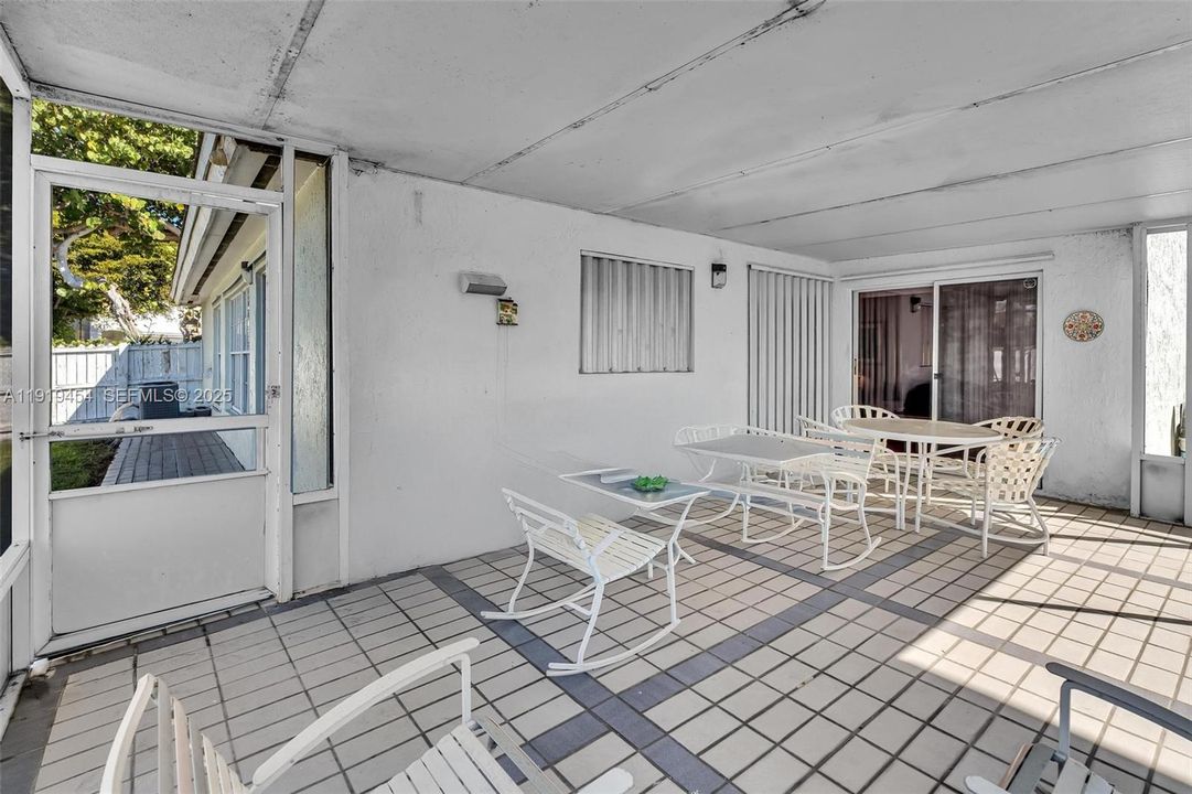 For Rent: $4,000 (3 beds, 2 baths, 2052 Square Feet)