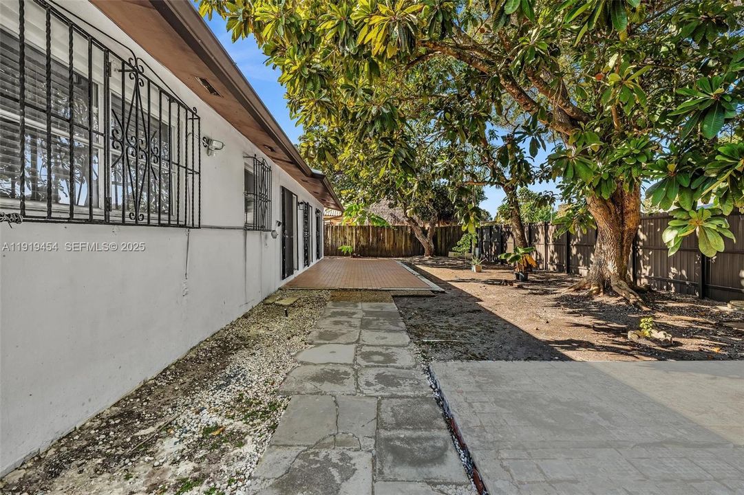 For Rent: $4,000 (3 beds, 2 baths, 2052 Square Feet)