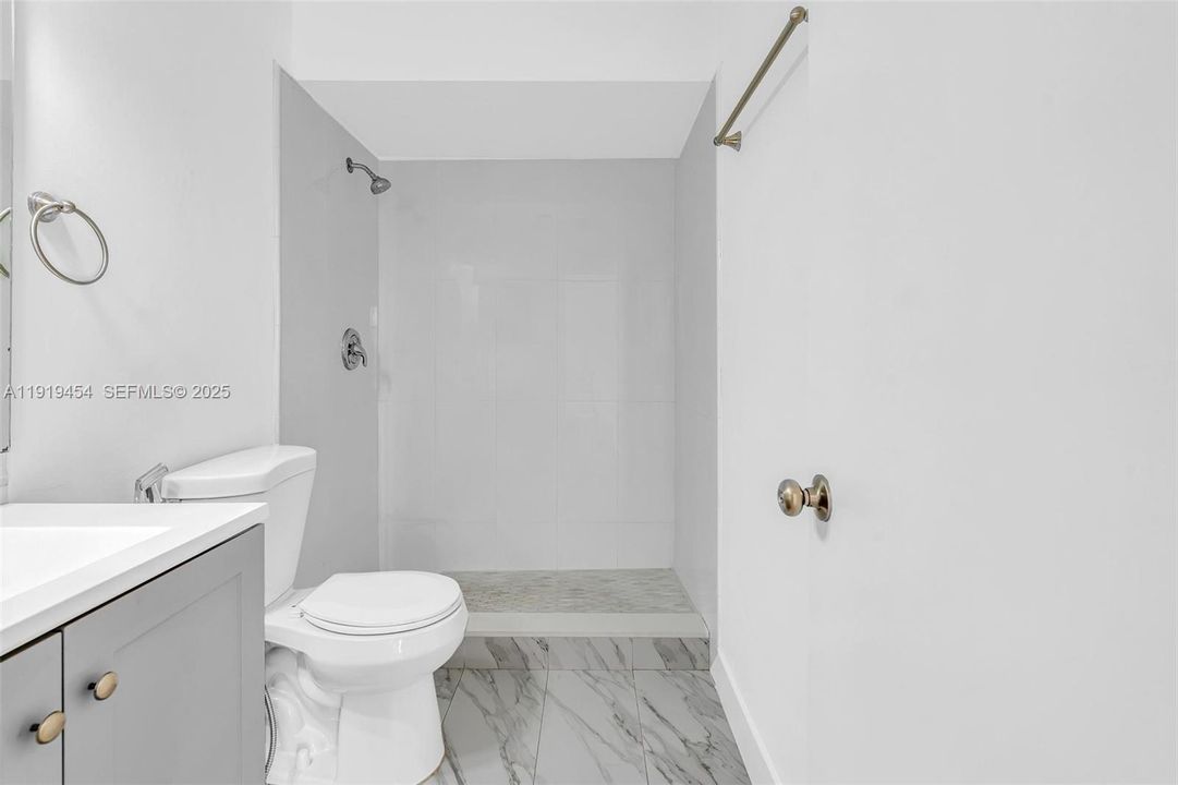 For Rent: $4,000 (3 beds, 2 baths, 2052 Square Feet)