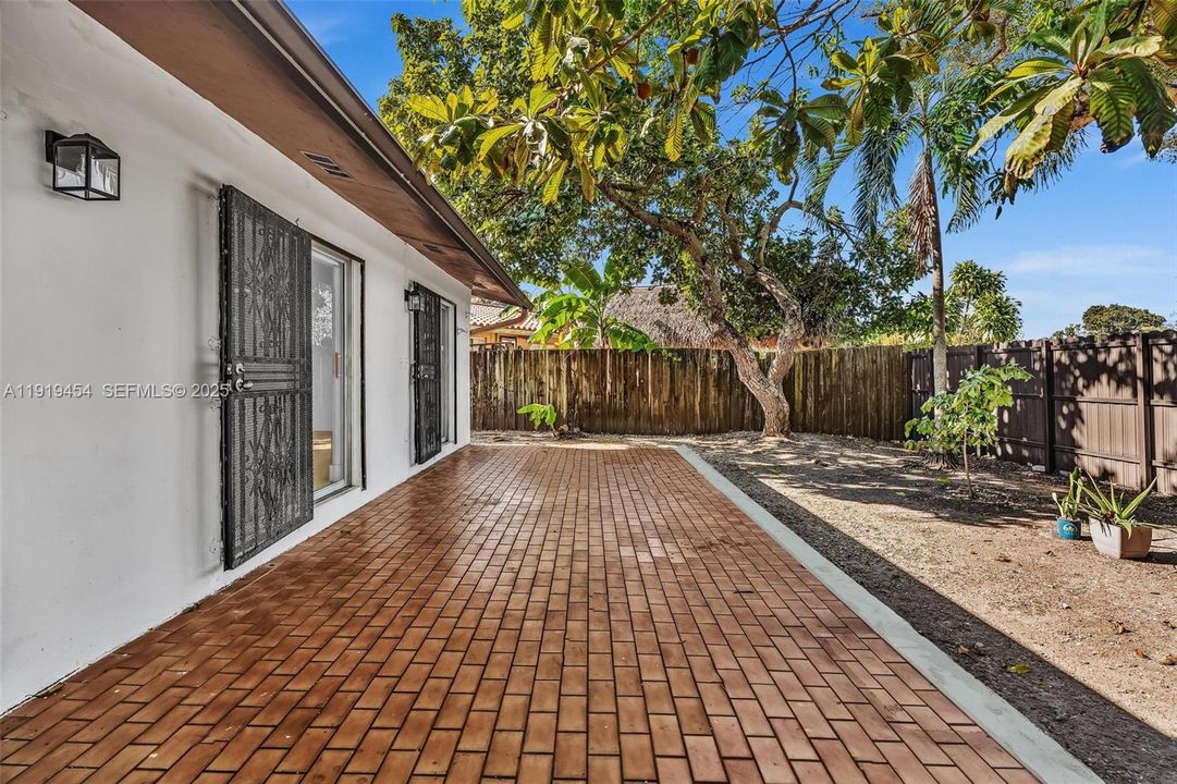 For Rent: $4,000 (3 beds, 2 baths, 2052 Square Feet)