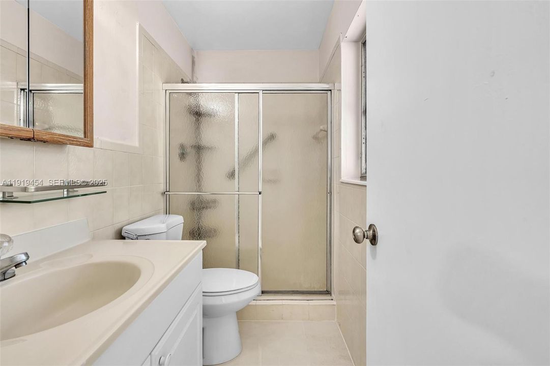 For Rent: $4,000 (3 beds, 2 baths, 2052 Square Feet)