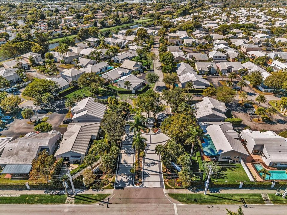 For Rent: $4,000 (3 beds, 2 baths, 2052 Square Feet)