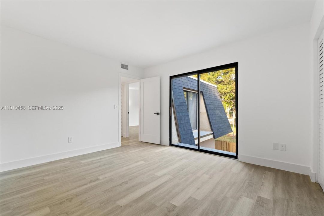 На продажу: $365,000 (2 спален, 2 ванн, 1462 Квадратных фут)