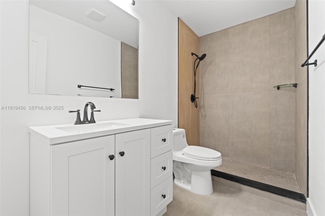 На продажу: $365,000 (2 спален, 2 ванн, 1462 Квадратных фут)