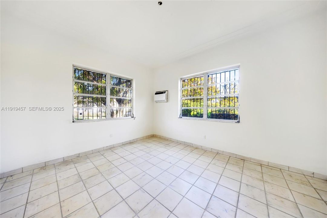 待售: $729,000 (3 贝兹, 2 浴室, 2580 平方英尺)