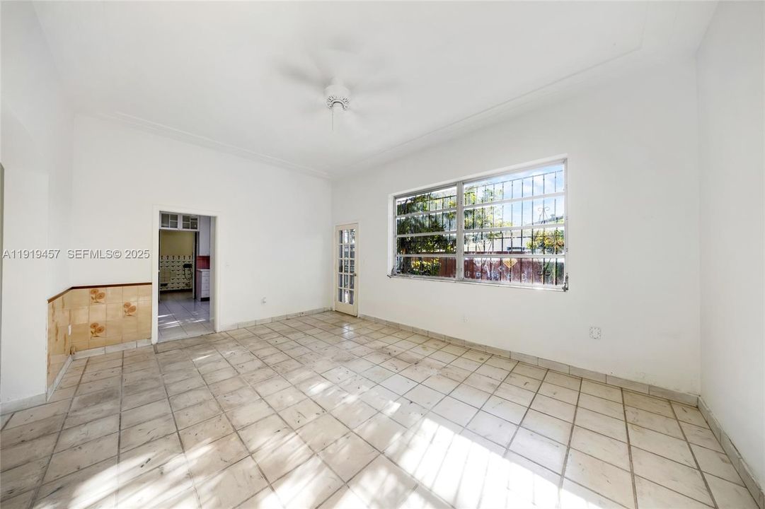 待售: $729,000 (3 贝兹, 2 浴室, 2580 平方英尺)