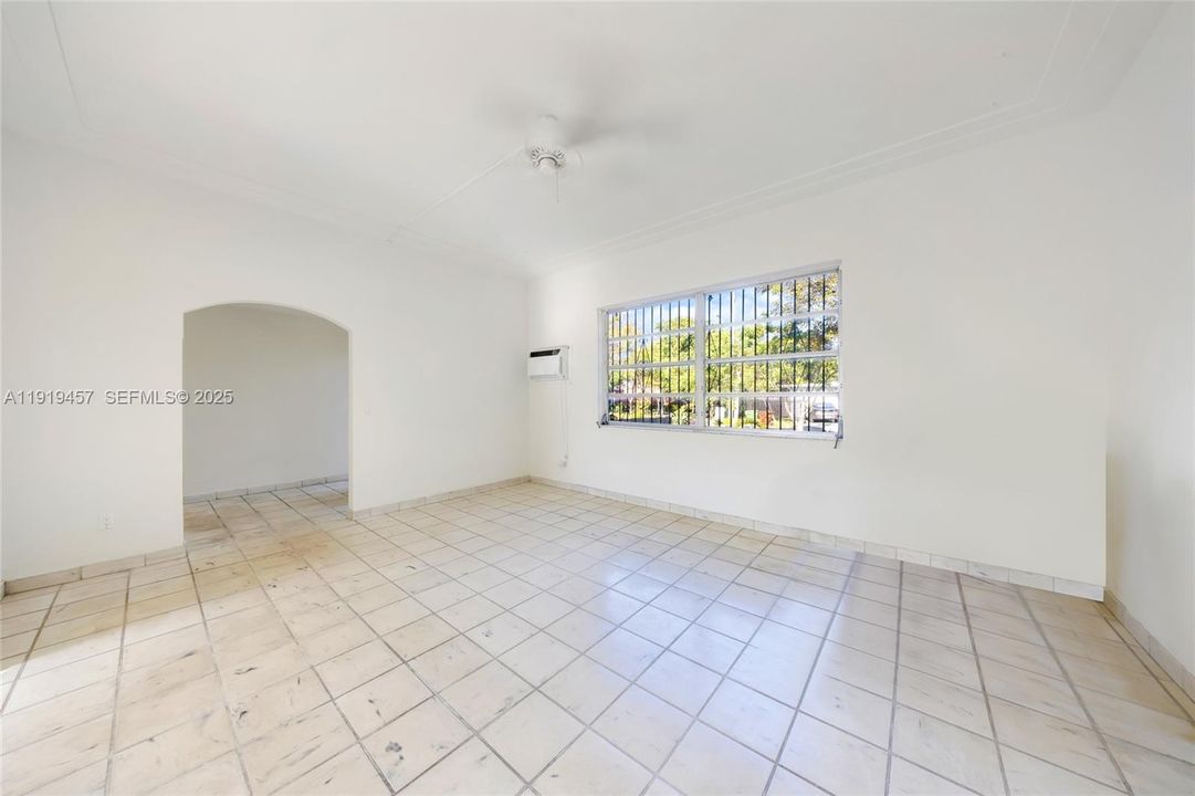 待售: $729,000 (3 贝兹, 2 浴室, 2580 平方英尺)