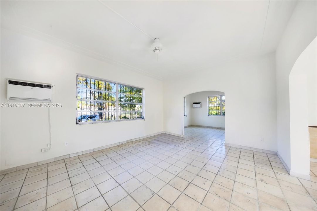 待售: $729,000 (3 贝兹, 2 浴室, 2580 平方英尺)