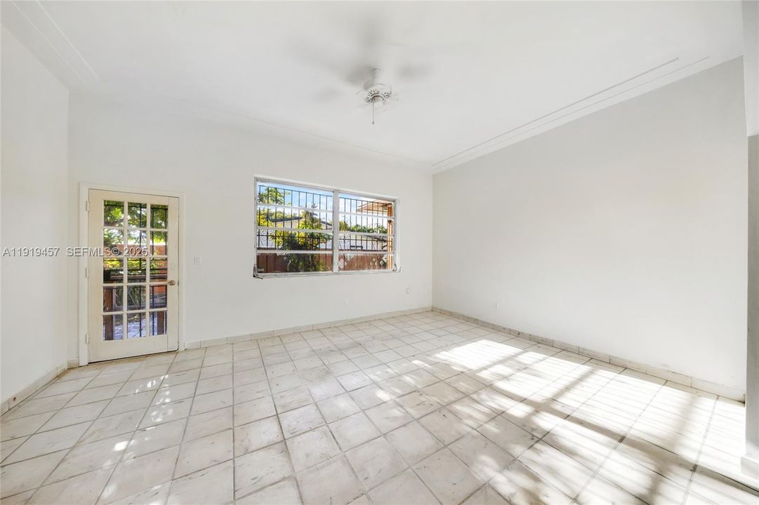 待售: $729,000 (3 贝兹, 2 浴室, 2580 平方英尺)