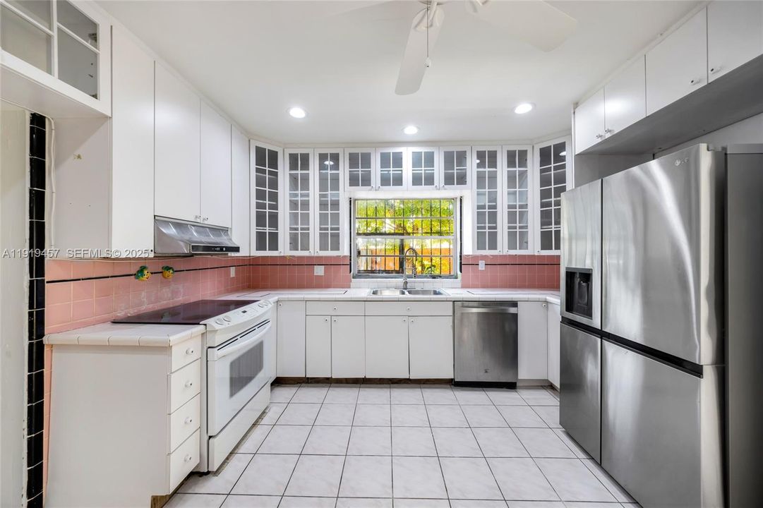 待售: $729,000 (3 贝兹, 2 浴室, 2580 平方英尺)