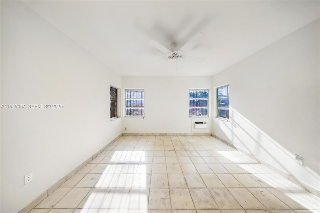 待售: $729,000 (3 贝兹, 2 浴室, 2580 平方英尺)