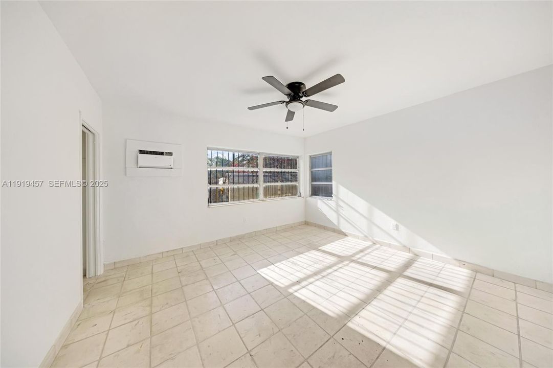 待售: $729,000 (3 贝兹, 2 浴室, 2580 平方英尺)