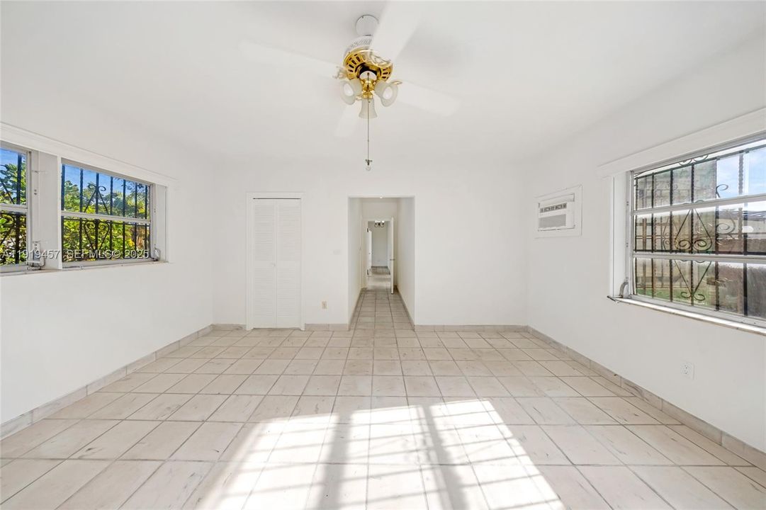 待售: $729,000 (3 贝兹, 2 浴室, 2580 平方英尺)