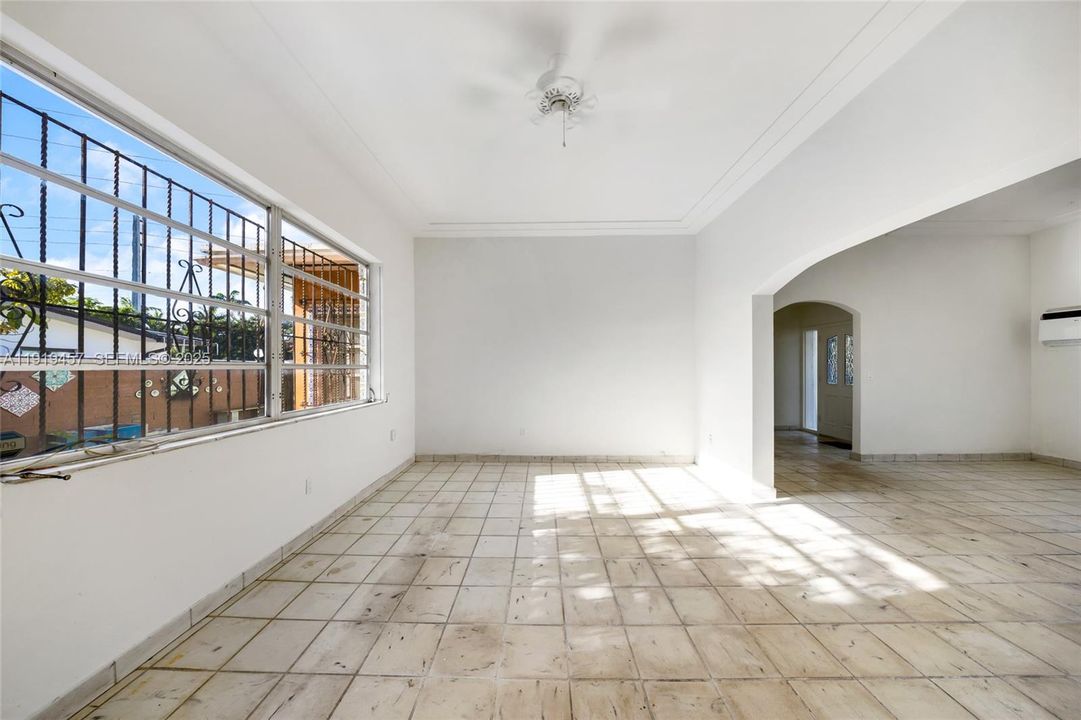 待售: $729,000 (3 贝兹, 2 浴室, 2580 平方英尺)